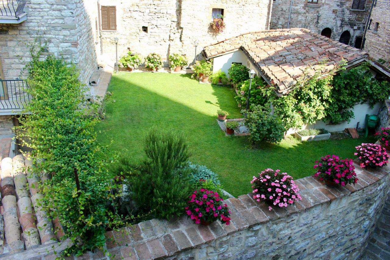 Red House Lägenhet Gubbio Exteriör bild